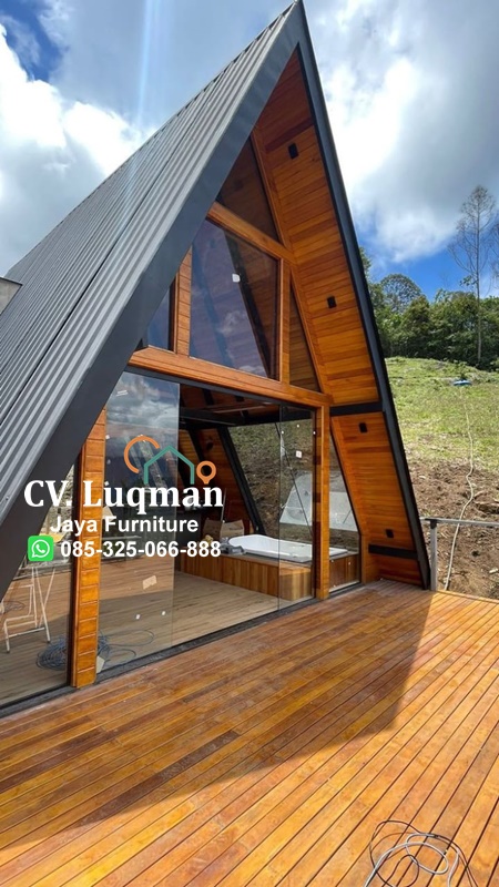 Rumah Kayu Jati Mawah Teras Depan Jepara