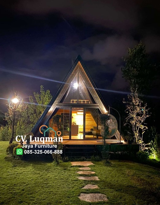 Rumah Segitiga Villa Kayu Jati Minimalis