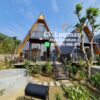 Rumah Villa Bentuk Segitiga 2 Lantai Kayu Jati
