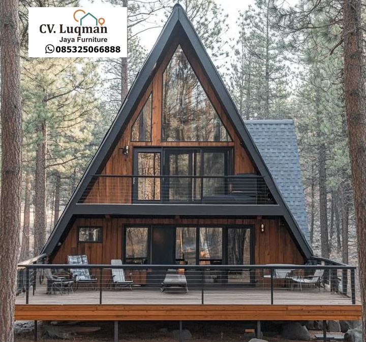 Rumah Segitiga Modern 2 Lantai – Desain Kayu Elegan dengan Balkon