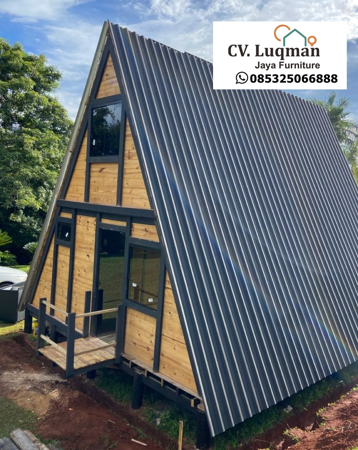 Villa Segitiga Kayu Jati Modern - Desain Minimalis & Estetik