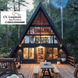 Rumah Minimalis Segitiga Kayu Jati 2 lantai dengan Dek Teras Luas 