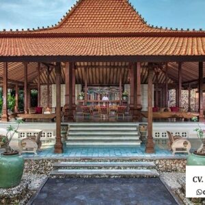 Desain Pendopo Joglo Jawa Tradisional dengan Struktur Kayu Ukir dan Atap Genteng