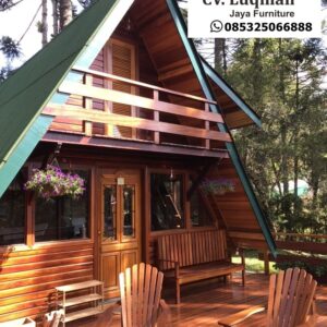 Rumah Segitiga Kayu Premium – Model Villa Kekinian dengan Balkon dan Teras Luas