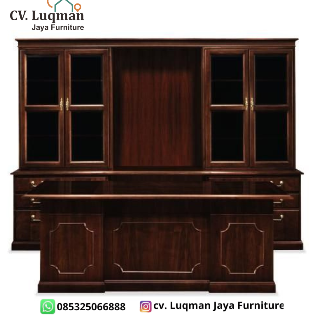 Set Meja Direktur Jati Klasik CV. Luqman Jaya Furniture