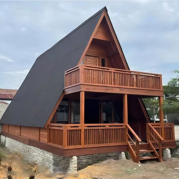 Rumah Kayu Jati Segitiga Minimalis