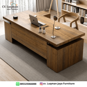 Meja Direktur Eksklusif Karya CV Luqman Jaya Furniture