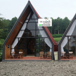 Rumah Kayu Segitiga Kaca
